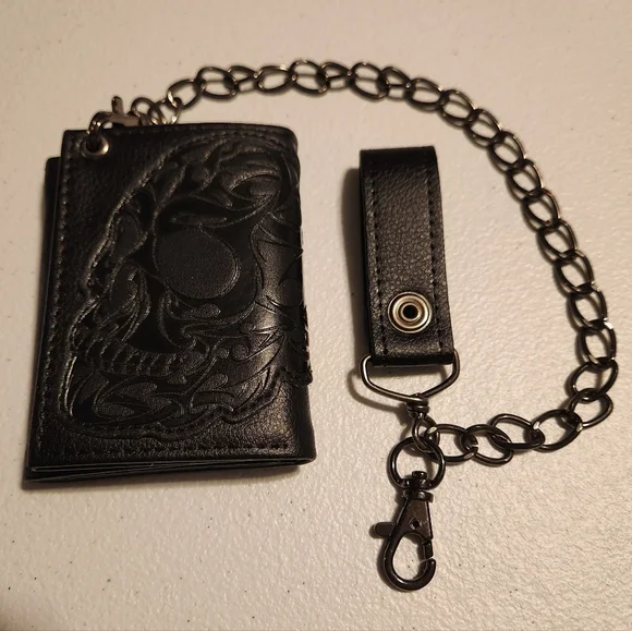 Spencer's Black Embossed Skull Wallet with Chain - Picture 11 of 12